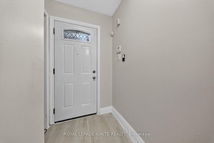 Property Photo:  200 Murison Boulevard 33  ON M1B 3R9 