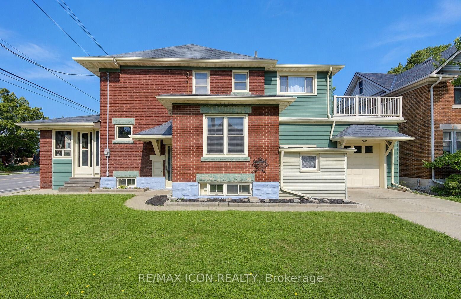 Property Photo:  224 Weber Street E  ON N2H 1E8 