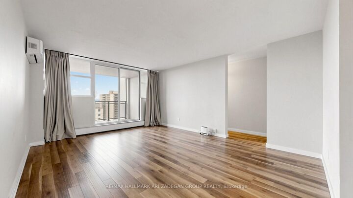 Property Photo: 975 Warwick Court 1406 ON L7T 3Z7
