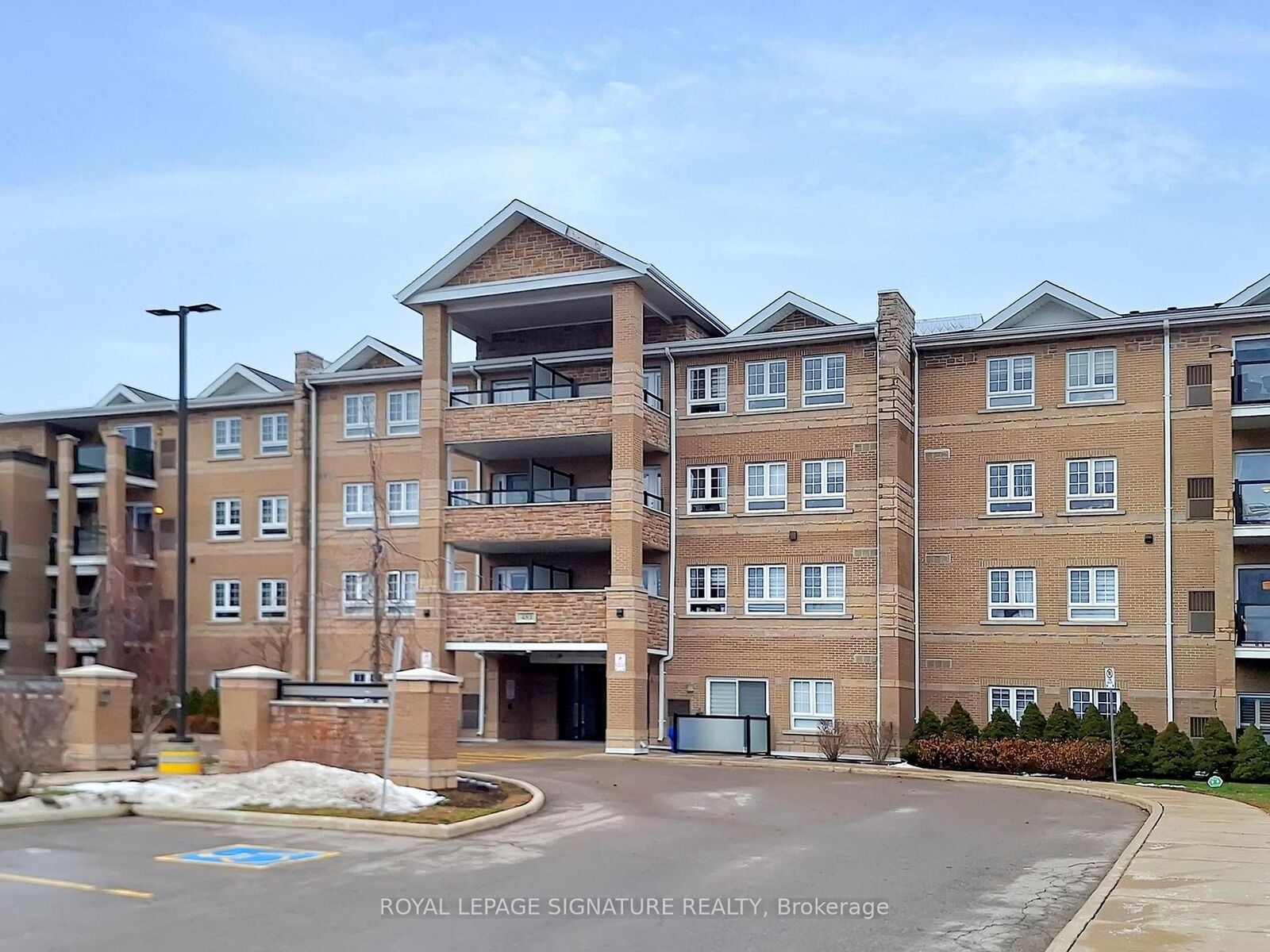 Property Photo:  481 Rupert Avenue 2119  ON L4A 1Y7 
