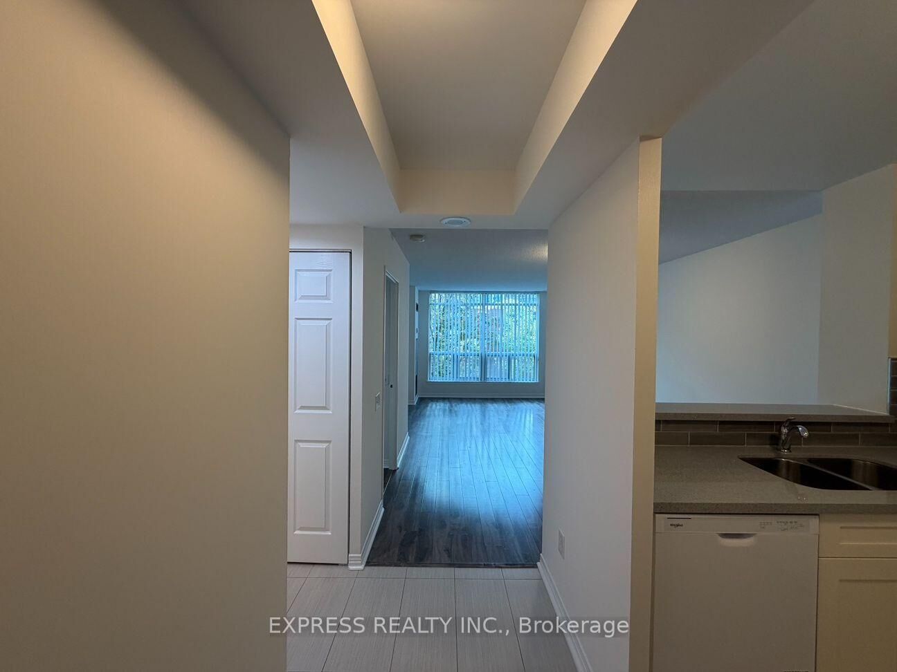 Property Photo: 38 Elm Street 2011 ON M5G 2K5