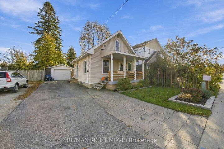 Property Photo: 94 Westmount Drive N ON L3V 6C2