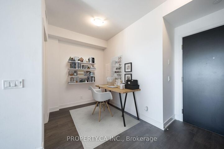 Property Photo:  11 Lillian Street 1103  ON M4S 0C3 