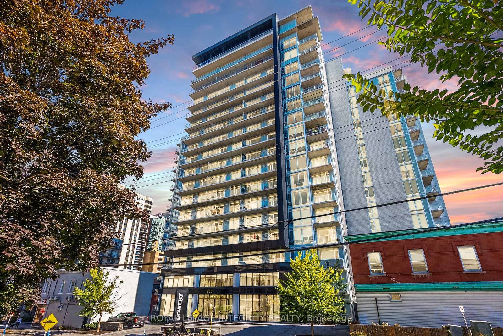 Property Photo:  255 Bay Street 506  ON K1R 0C5 