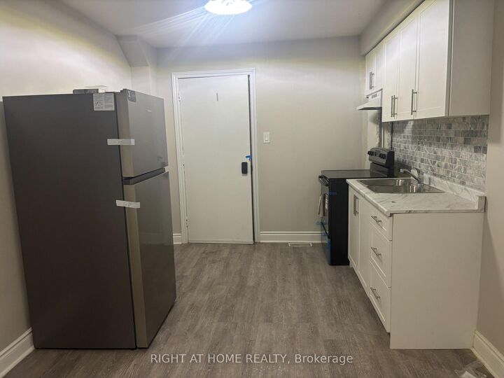 Property Photo: 511 Oakwood Avenue Main ON M6E 2W9