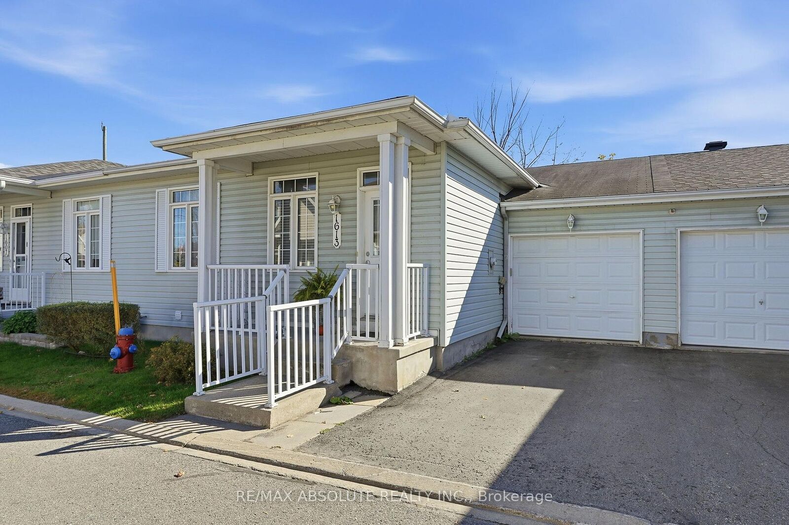 Property Photo:  1613 Manon Street  ON K4K 1T9 