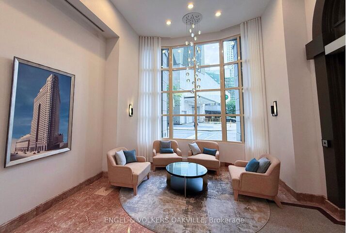 Property Photo:  25 The Esplanade N/A 1811  ON M5E 1W5 