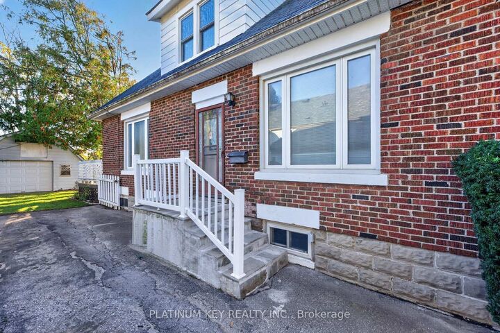 Property Photo:  314 Edmonton Street  ON N5W 4Y2 