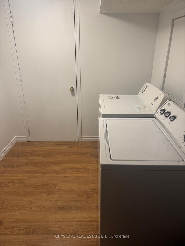 Property Photo:  6099 Rowers Crescent Bsmt  ON L5V 3A2 