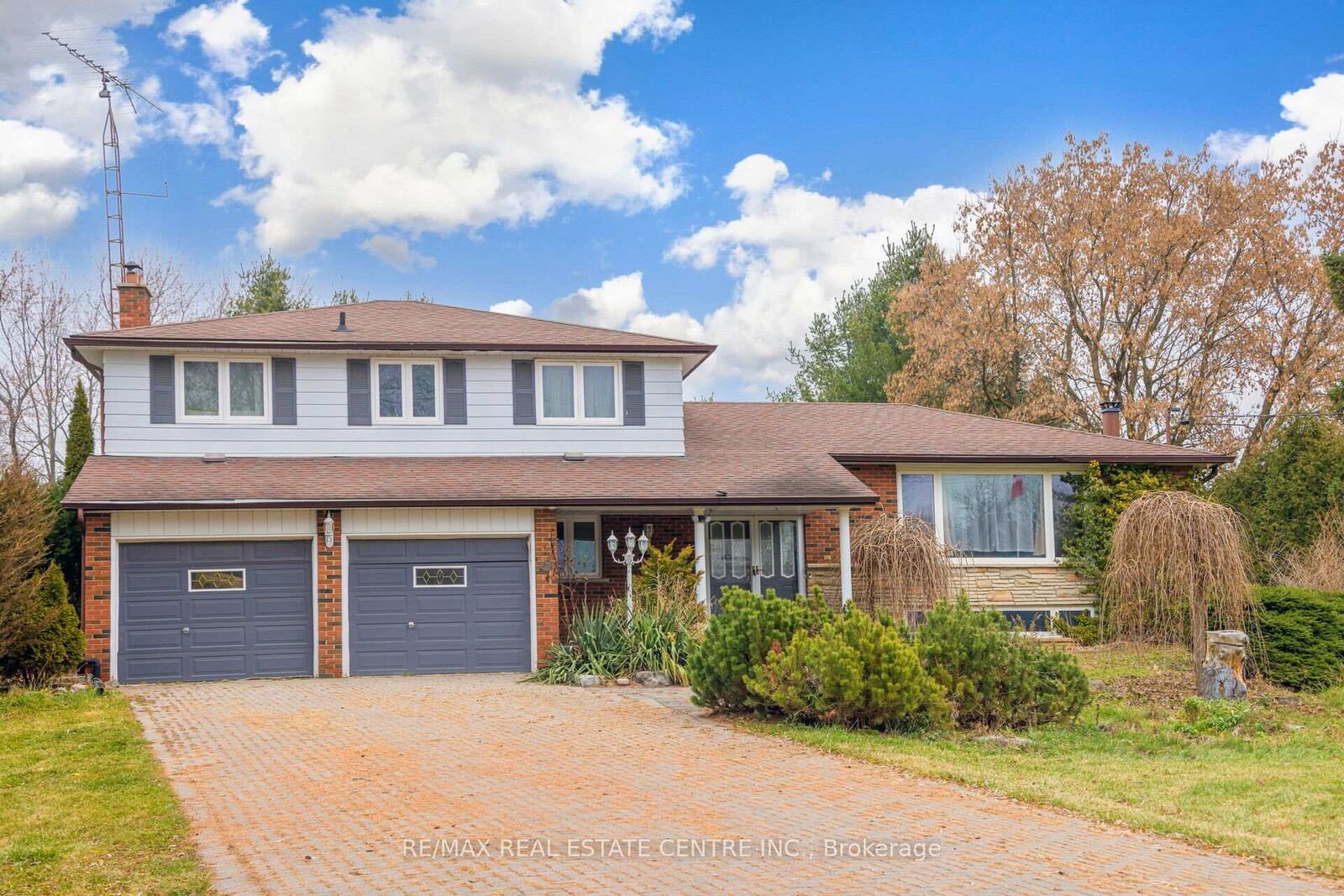 Property Photo:  15095 Dixie Road  ON L7C 2N1 