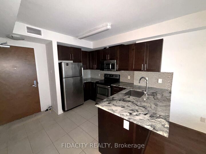 Property Photo:  242 Rideau Street 1004  ON K1N 0B7 
