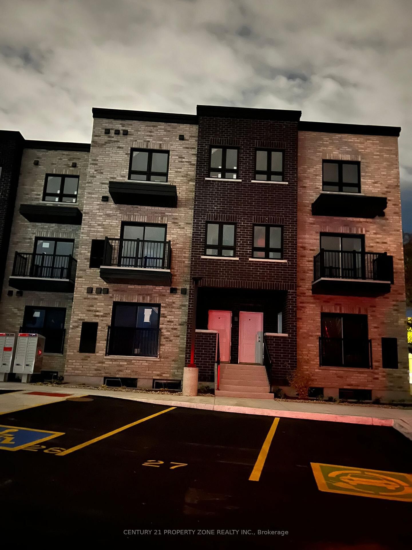 Property Photo:  600 Victoria Street S 19  ON N2M 0C3 