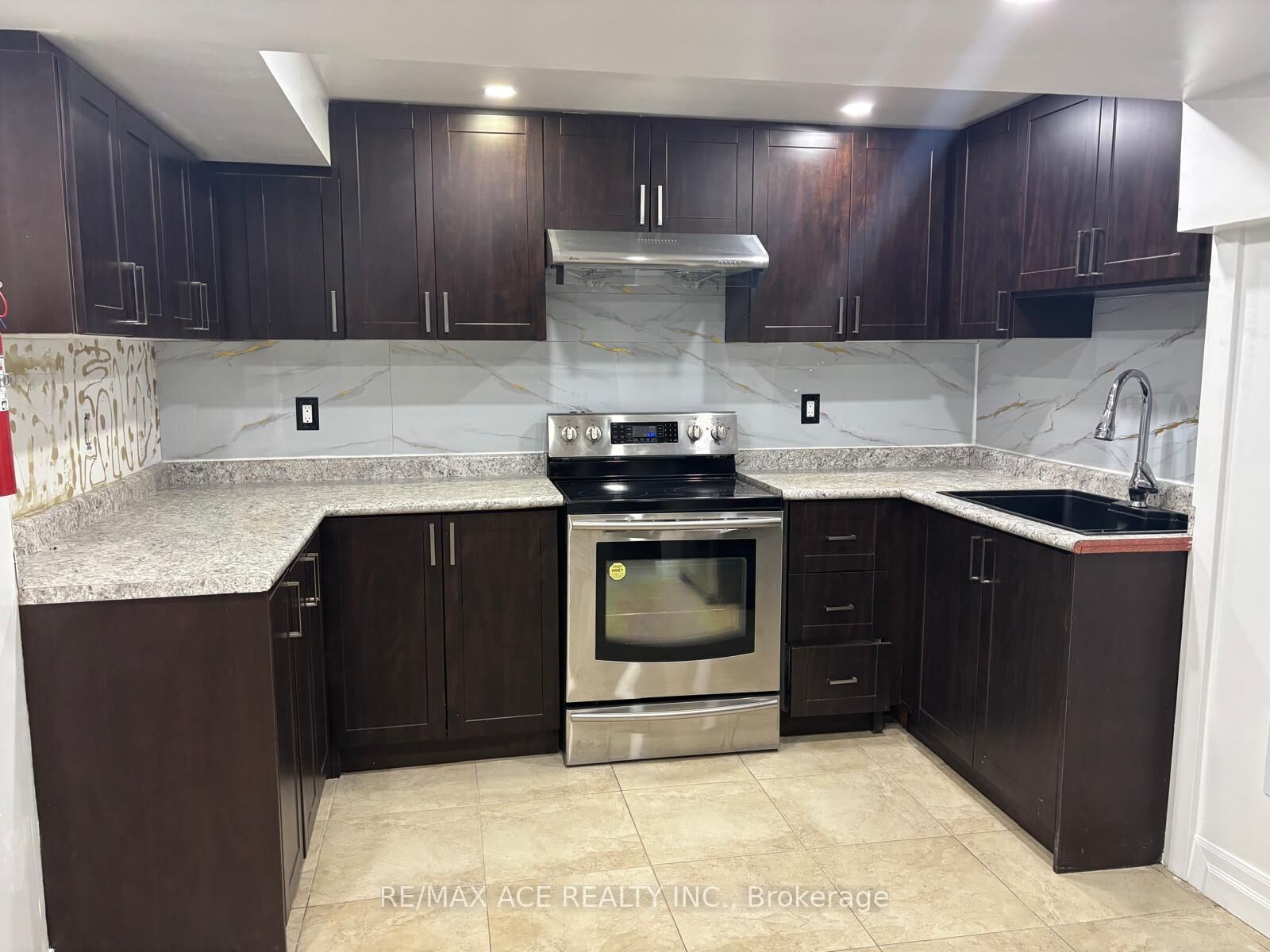 Property Photo:  83 Lamay Crescent Bsmt  ON M1X 1J4 