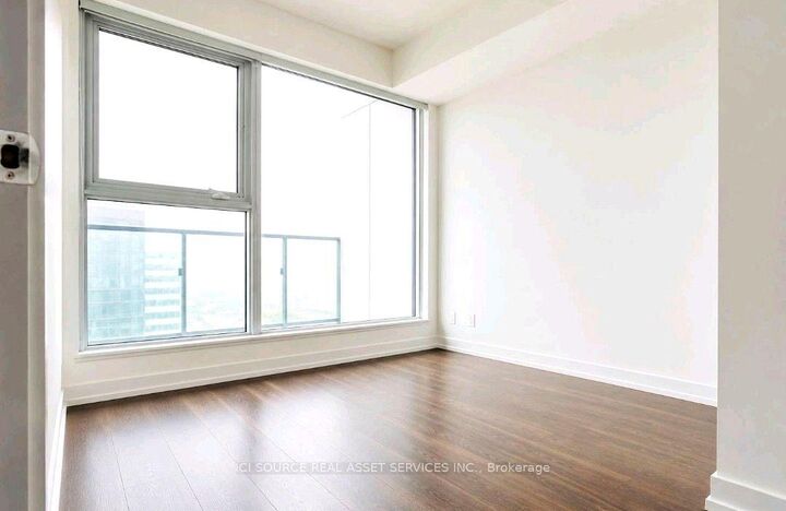 Property Photo:  5 Buttermill Avenue 5207  ON L4K 0J5 