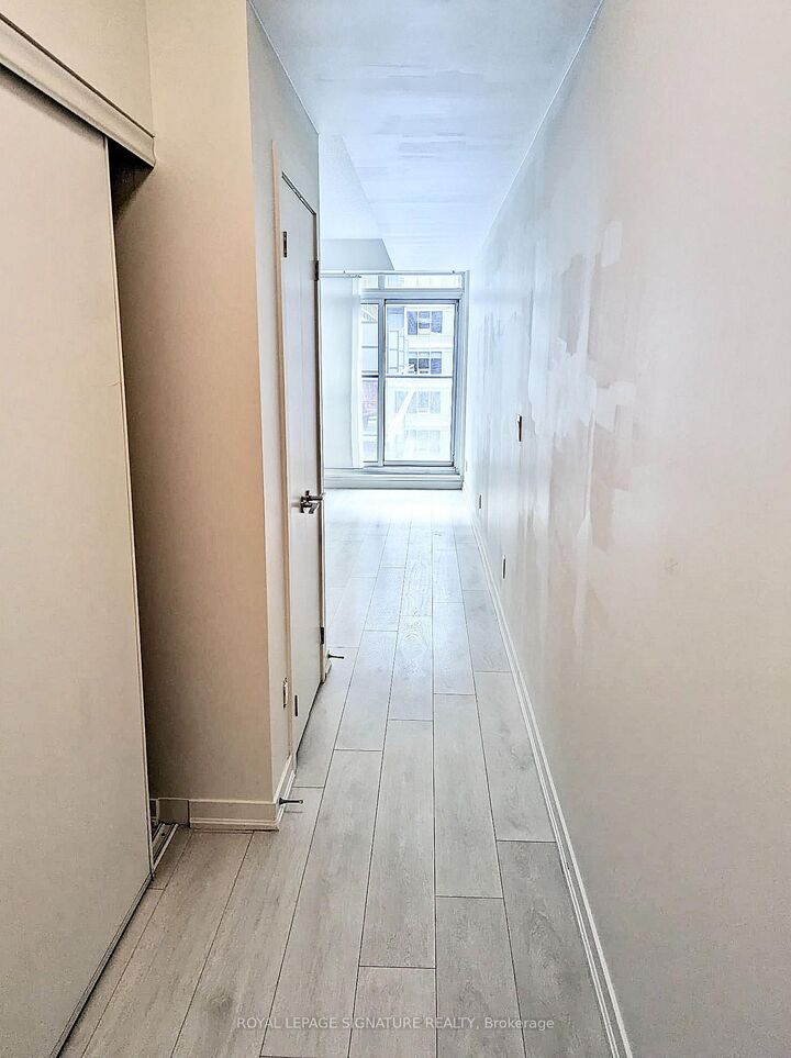 Property Photo:  55 East Liberty Street 919  ON M6K 3P9 