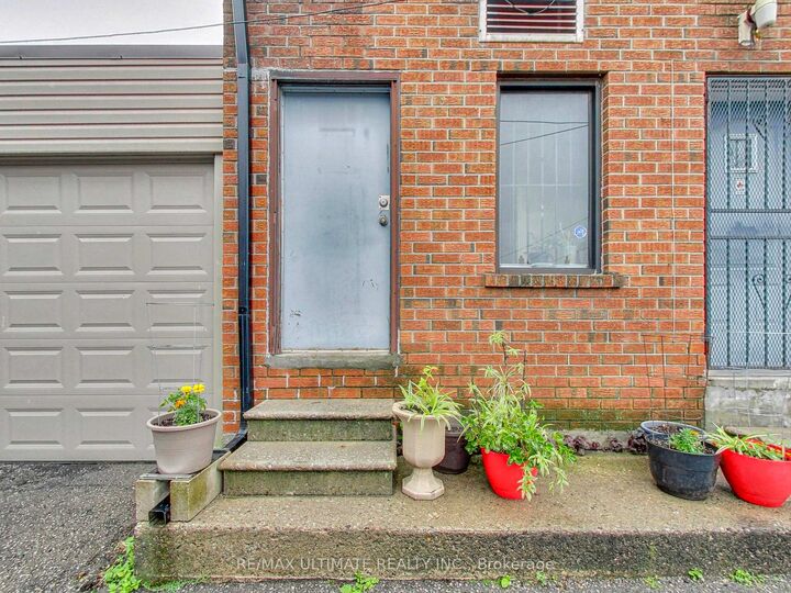 Property Photo:  1584 Dundas Street W Apt #2  ON M6K 1T8 