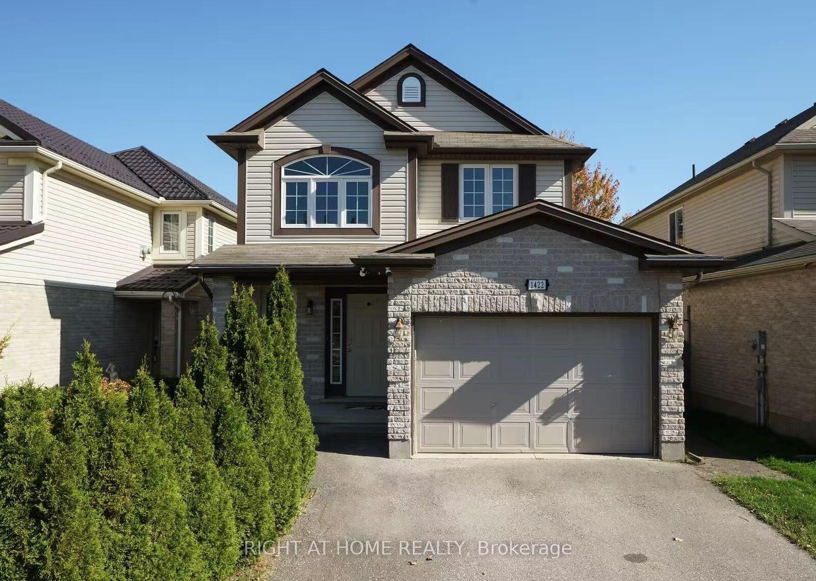 Property Photo:  1422 Mickleborough Drive  ON N6G 5R5 