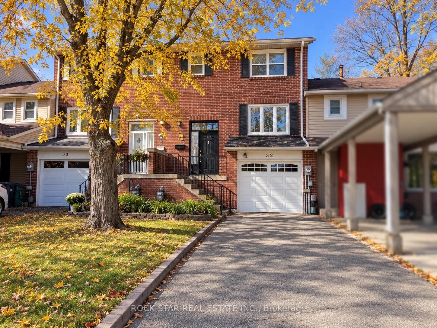 Property Photo: 32 Lansing Square ON L6Z 1E6