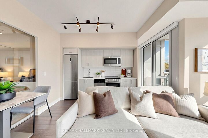 Property Photo:  1 Cardiff Road 305  ON M4P 0G2 