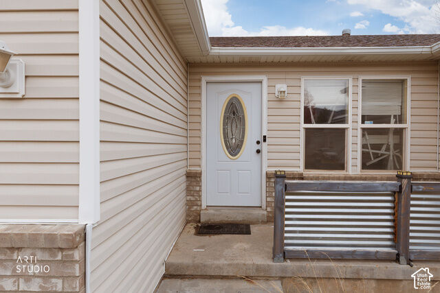 Property Photo: 893 N 1430 E UT 84074