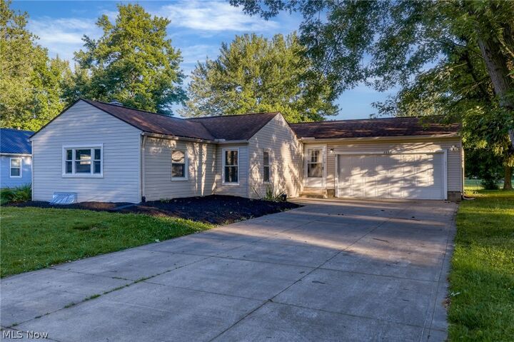 Property Photo: 2000 Stake Drive OH 44232