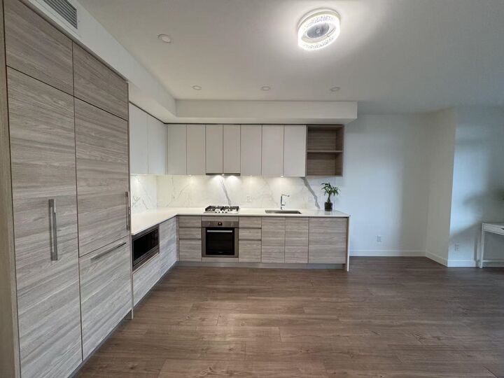 Property Photo:  595 Austin Ave 1307  BC V3K 0G7 