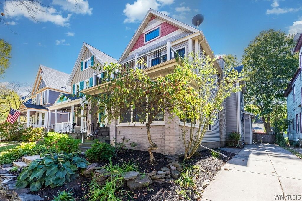 Property Photo:  290 Lexington Avenue  NY 14222 