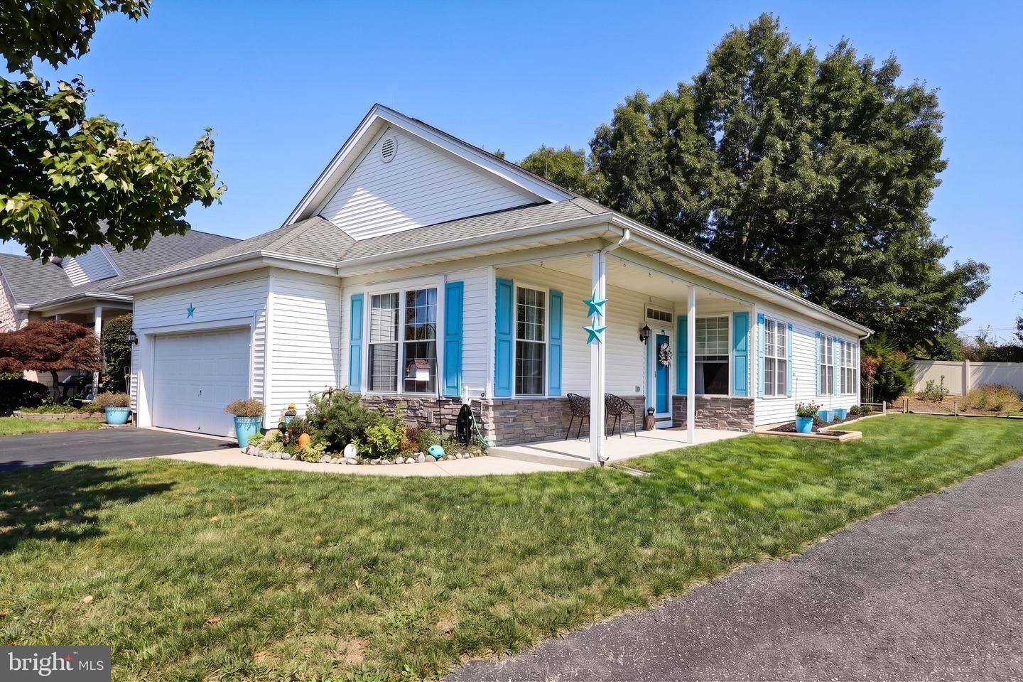 Property Photo:  11 Robin Lane  NJ 08005 