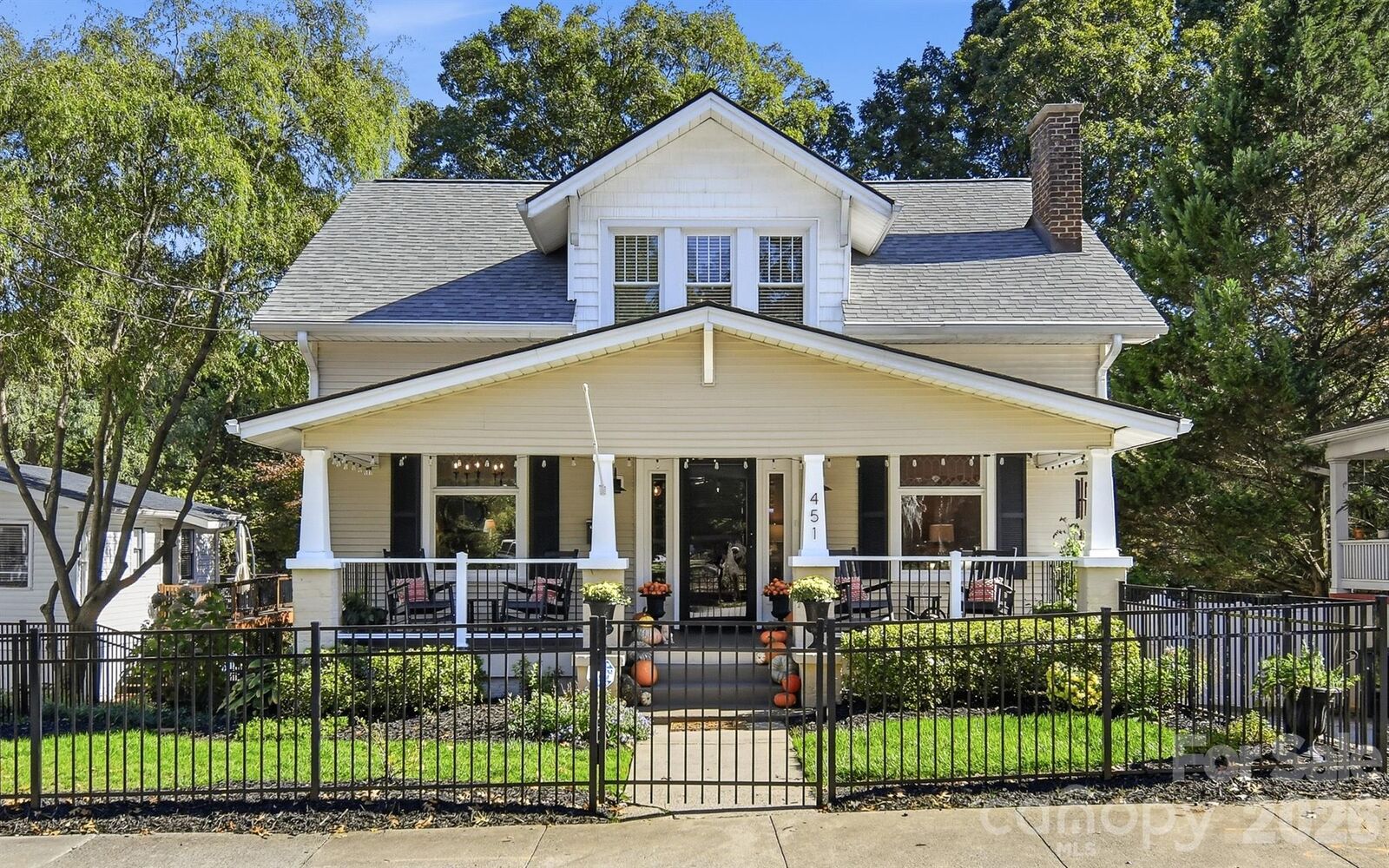 Property Photo:  451 S Hawthorne Road 105  NC 27103 