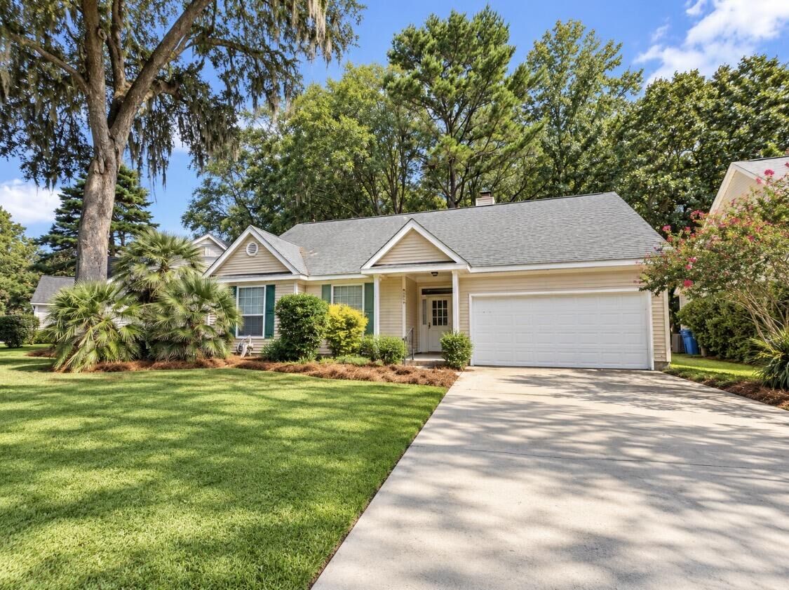 Property Photo: 8505 Stonebridge Drive SC 29420