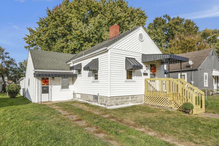 Property Photo:  425 W Main Street  OH 43130 