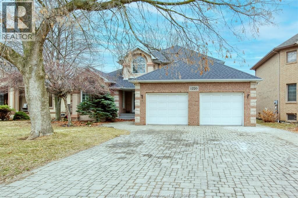 Property Photo:  1220 Woodmont Crescent  ON N9J 3H9 