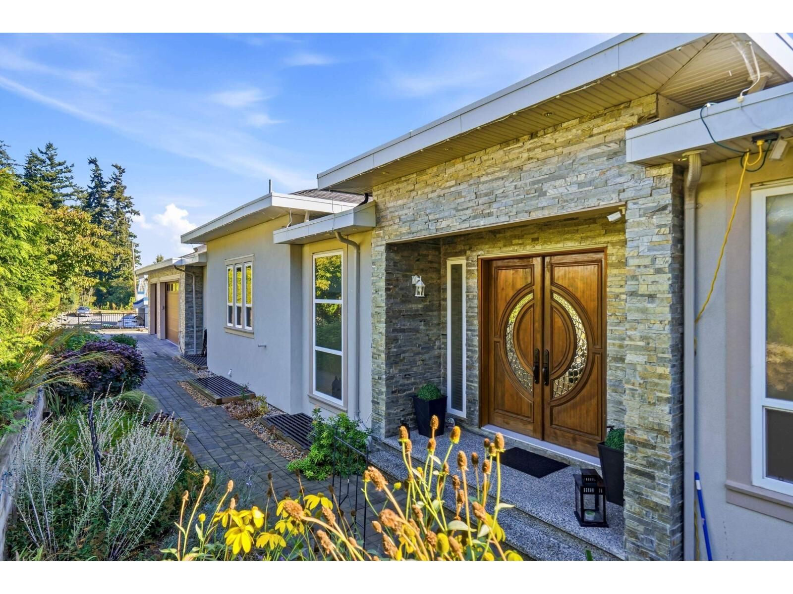 Photo de la propriété: 12528 52A Avenue BC V3X 3K3
