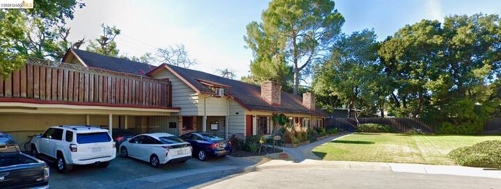 Property Photo:  21 Waverley Ct 2  CA 94025 