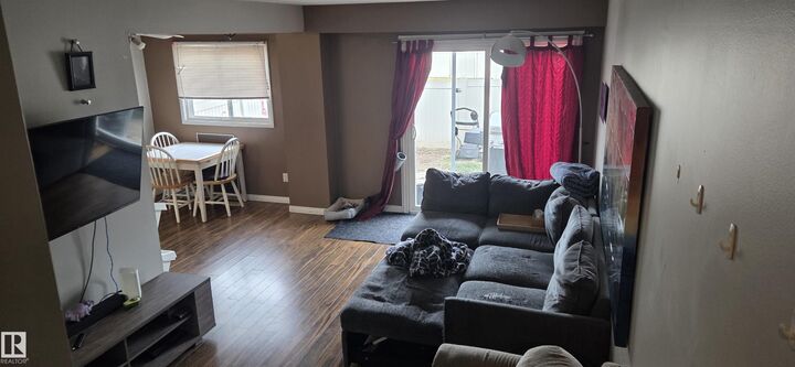 Property Photo:  148 Centennial Court NW  AB T5P 4H5 