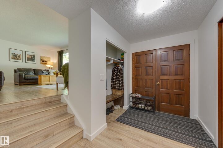 Property Photo:  77 Beacon Crescent  AB T8N 0A4 