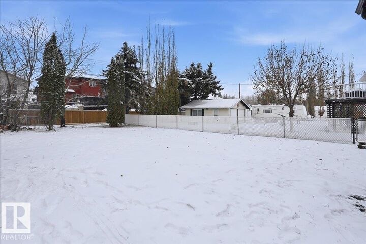 Property Photo: 4720 52 St AB T0C 0V0