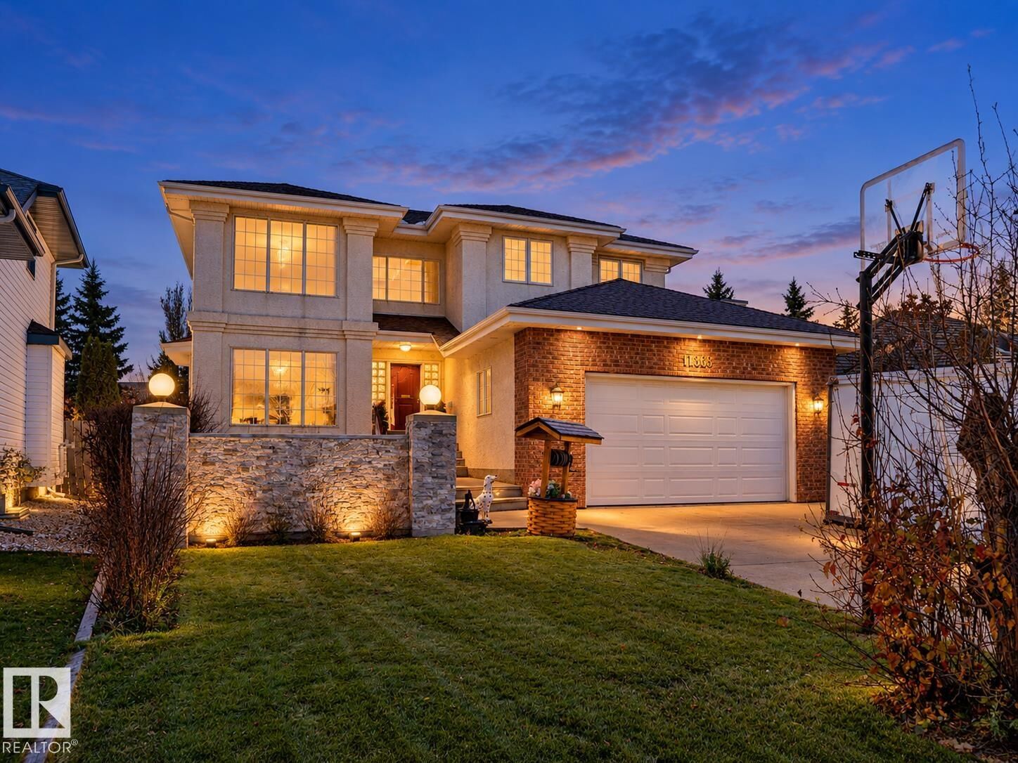 Property Photo:  11363 10 Avenue NW  AB T6J 6S9 