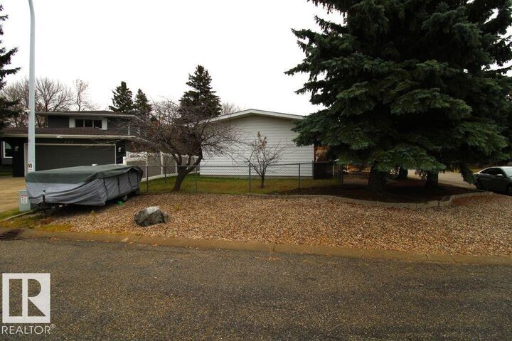 Property Photo:  779 Lee Ridge Road NW  AB T6K 0P6 