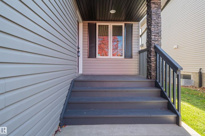 Property Photo:  21413 94 Avenue NW  AB T5T 4E5 