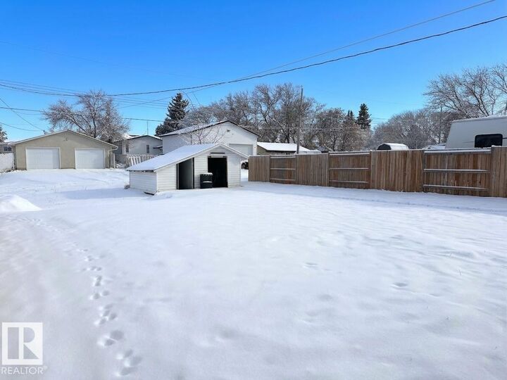 Property Photo:  4733 49 Avenue  AB T0G 1L0 