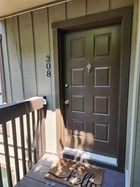 Property Photo:  308 Cumberland Court SE  GA 30080 