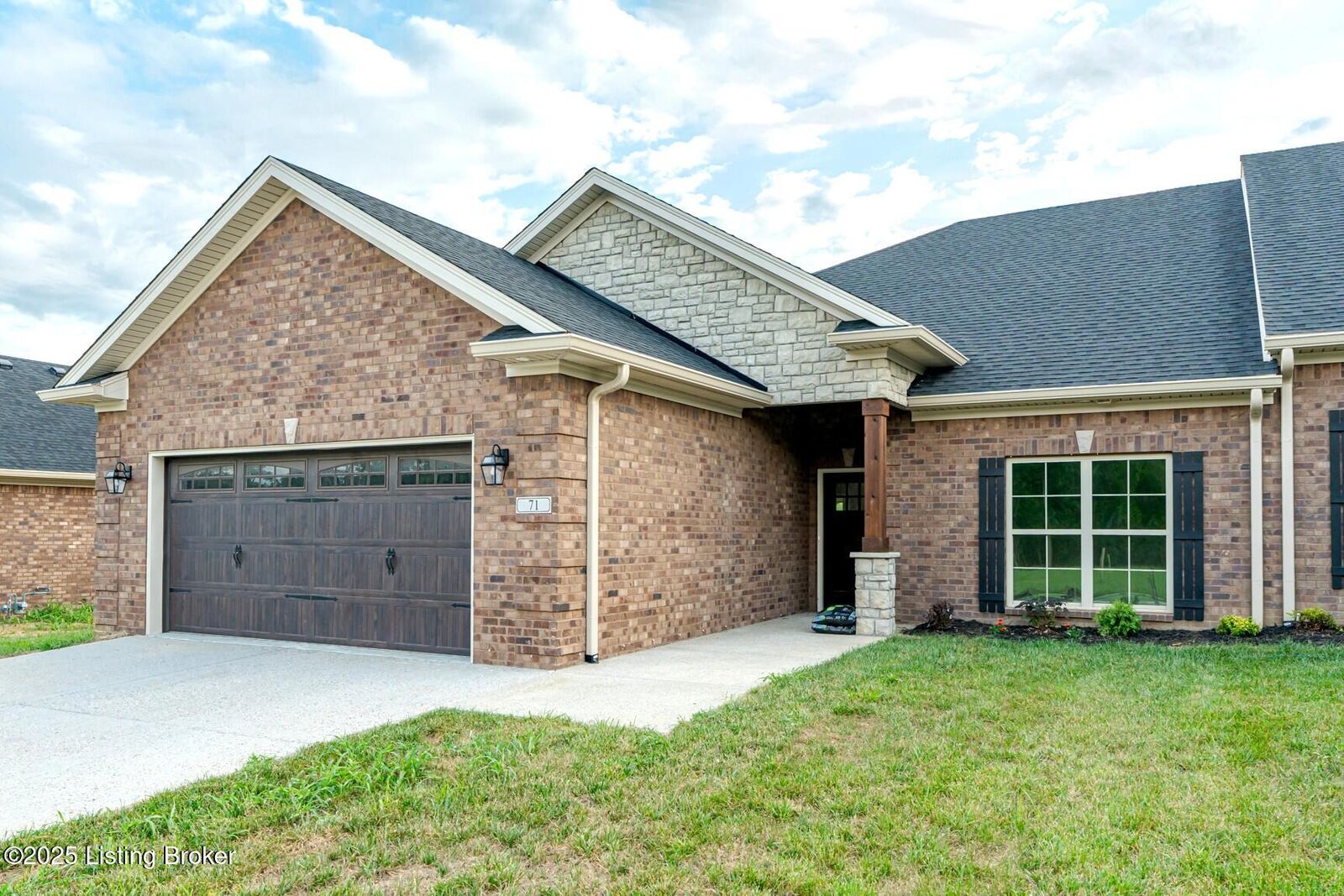 Property Photo:  77 Cherokee Dr  KY 40065 