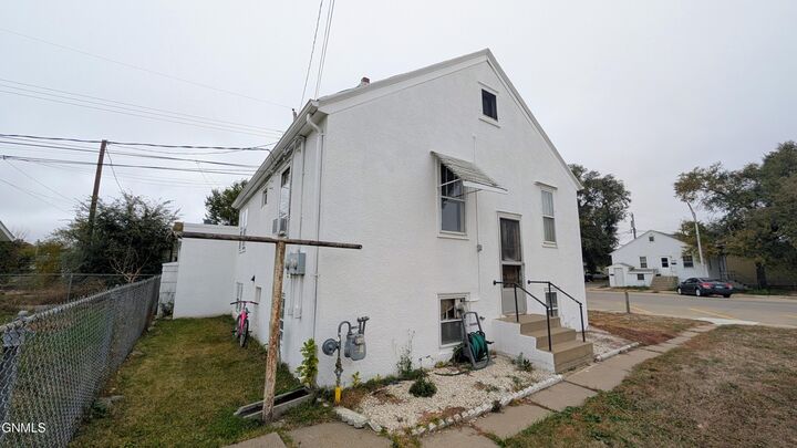 Property Photo:  204 1st Street NE  ND 58554 
