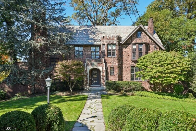 Property Photo:  54 Rensselaer Rd  NJ 07021 