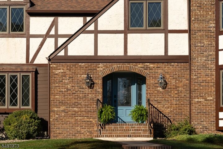 Property Photo: 5 High Point Ct NJ 08801