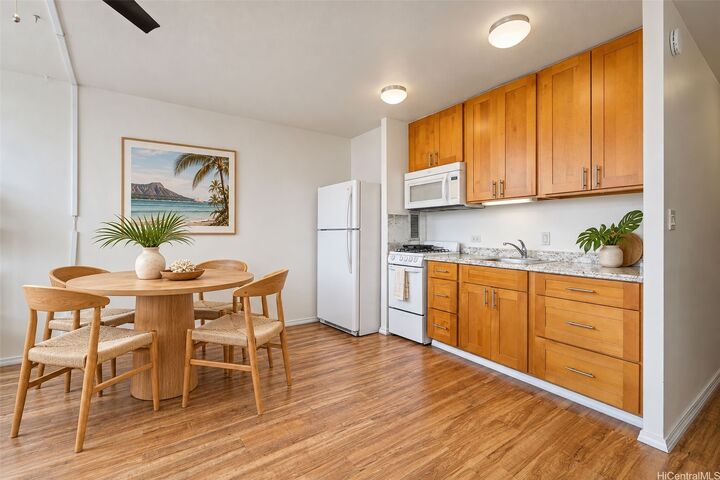 Property Photo:  1550 Wilder Avenue A402  HI 96822 