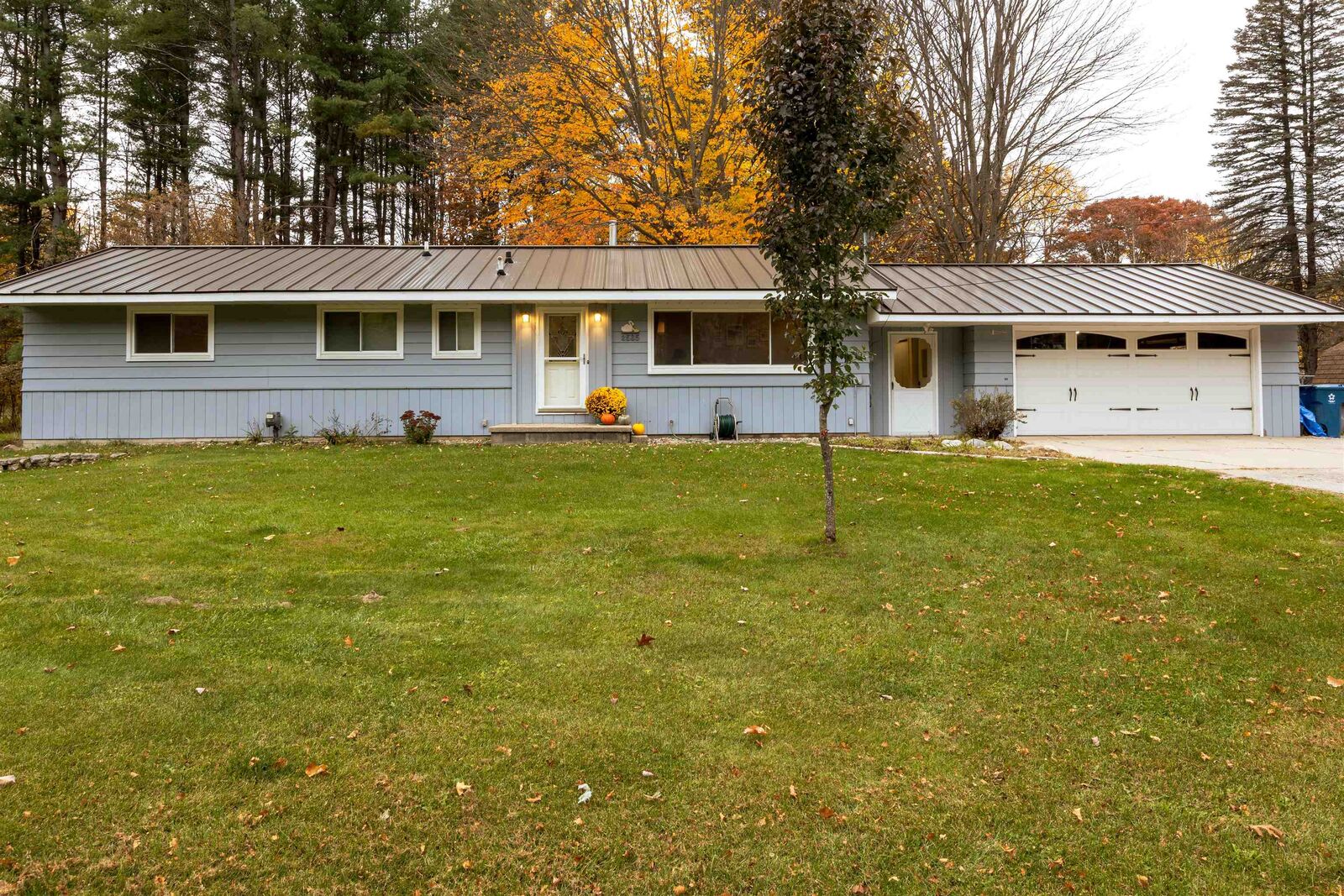Property Photo:  2535 N Daniels  MI 48657 