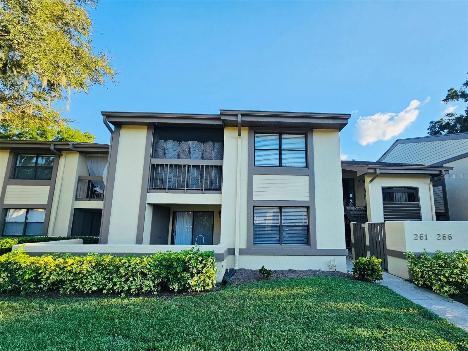 Property Photo:  261 Woodlake Wynde 261  FL 34677 