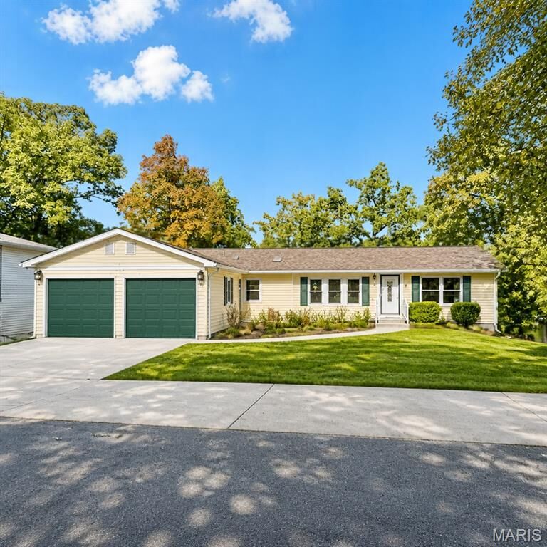 Property Photo:  14 E Lakeshore Drive  MO 63020 